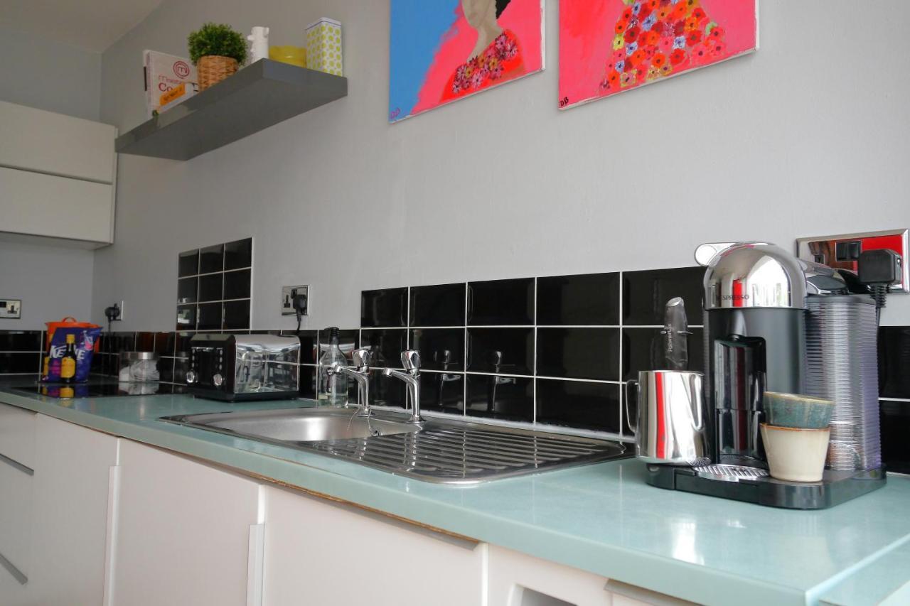 Quirky Spacious Ground Floor Victorian Garden Flat ワージング エクステリア 写真