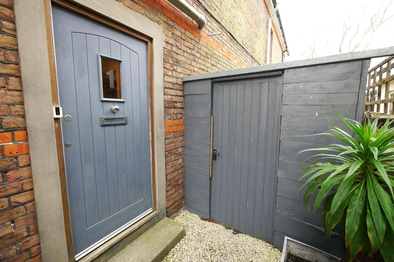 Quirky Spacious Ground Floor Victorian Garden Flat ワージング エクステリア 写真